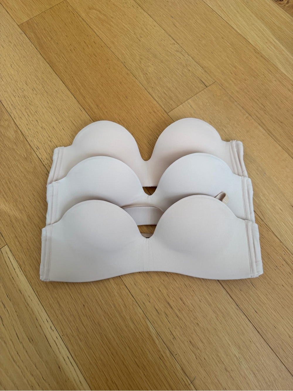 PEPPER BRA Boost Lift Up Strapless Bra Buff
32B / Buff 

30 each or 3 for 75